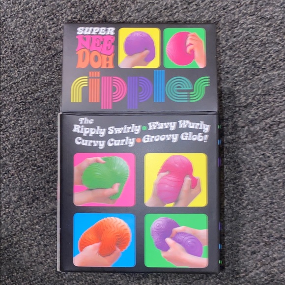 NeeDoh Ripples Super Ball 4.25 inches New - Picture 3 of 4